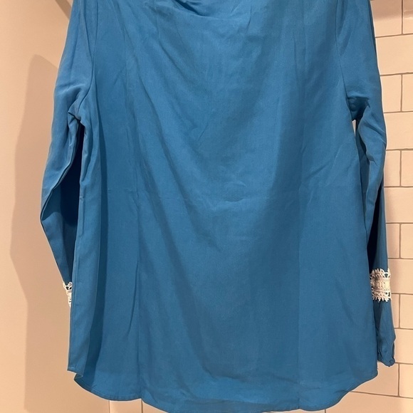 Line & Dot Long Sleeve Boho Tassel Shirt. Size Medium. NWT!! - Picture 8 of 10